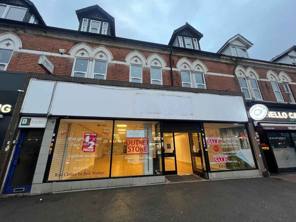 Retail premises to let in Bearwood Road, Smethwick B66, £45,000 pa