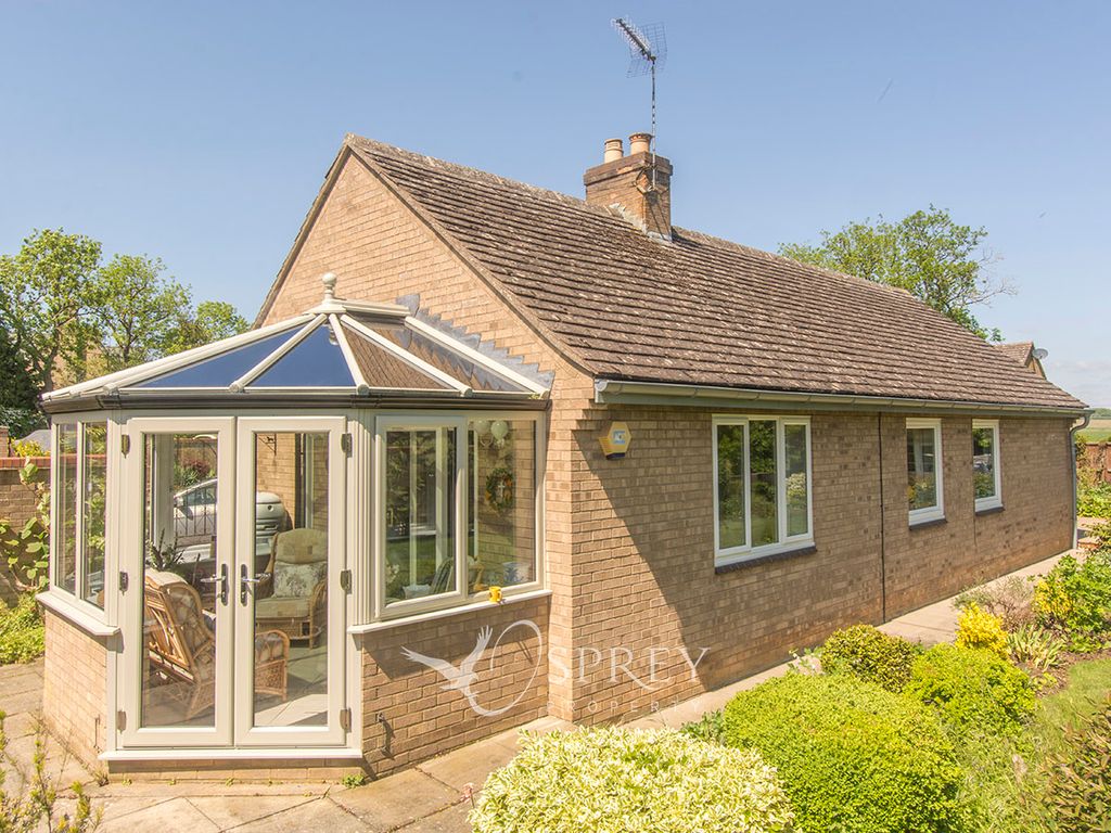 5 bed detached bungalow for sale in Glapthorn Road, Oundle, Peterborough PE8, £649,000