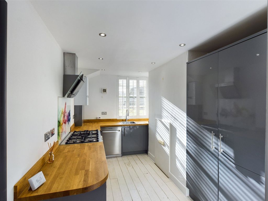 2 bed flat for sale in Charlton Lawn, Cudnall Street, Charlton Kings, Cheltenham GL53, £180,000