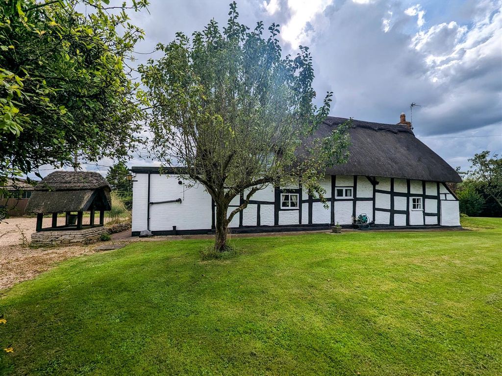 3 bed cottage for sale in Ledbury Road, Staunton, Gloucester GL19, £425,000