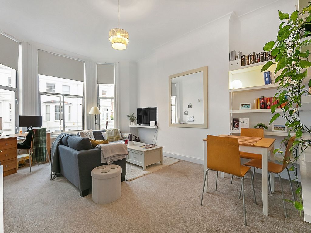 1 bed flat for sale in Comeragh Road, West Kensington, London W14, £500,000