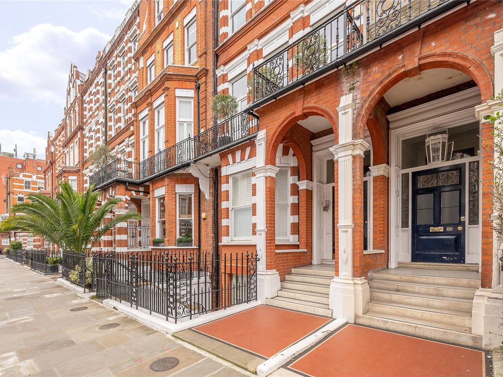 1 bed flat for sale in Bramham Gardens, Earl's Court SW5, £500,000