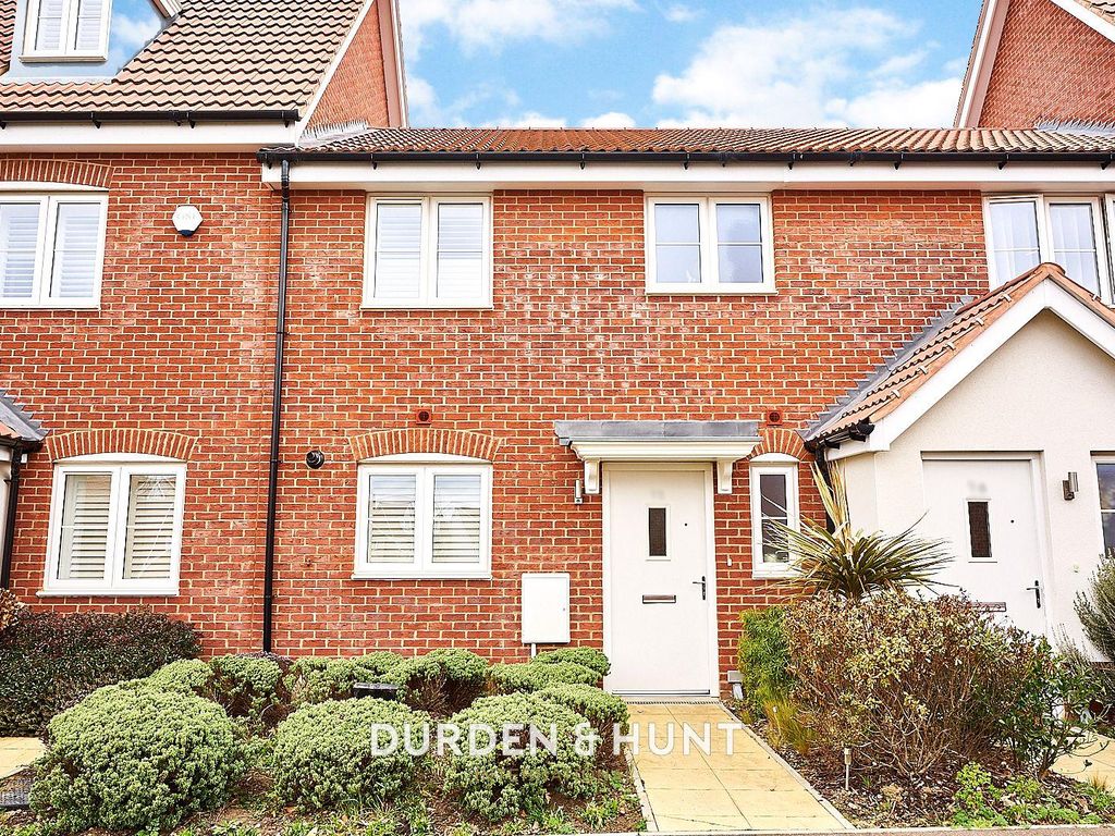 3 bed terraced house for sale in Five Oaks Lane, Chigwell IG7, £535,000