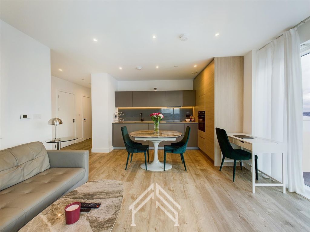 2 bed flat for sale in Anderson Road, London SE3, £535,000