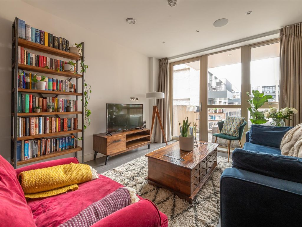 2 bed flat for sale in Meldola Yard, London E9, £625,000