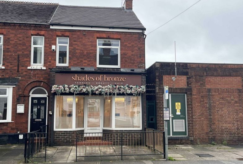 Retail premises to let in London Road, Chesterton, Newcastle, Staffordshire ST5, £11,400 pa