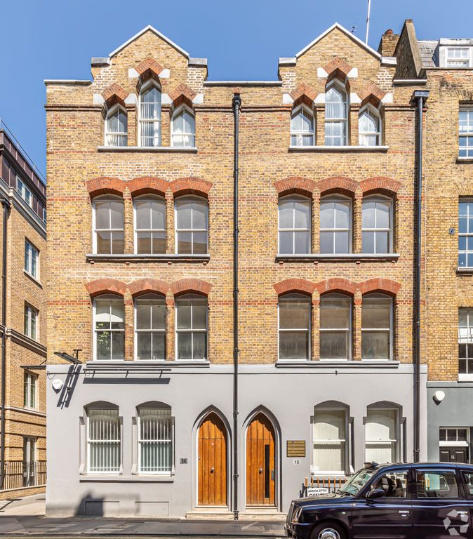 Office to let in London W1D, £6,279 pa