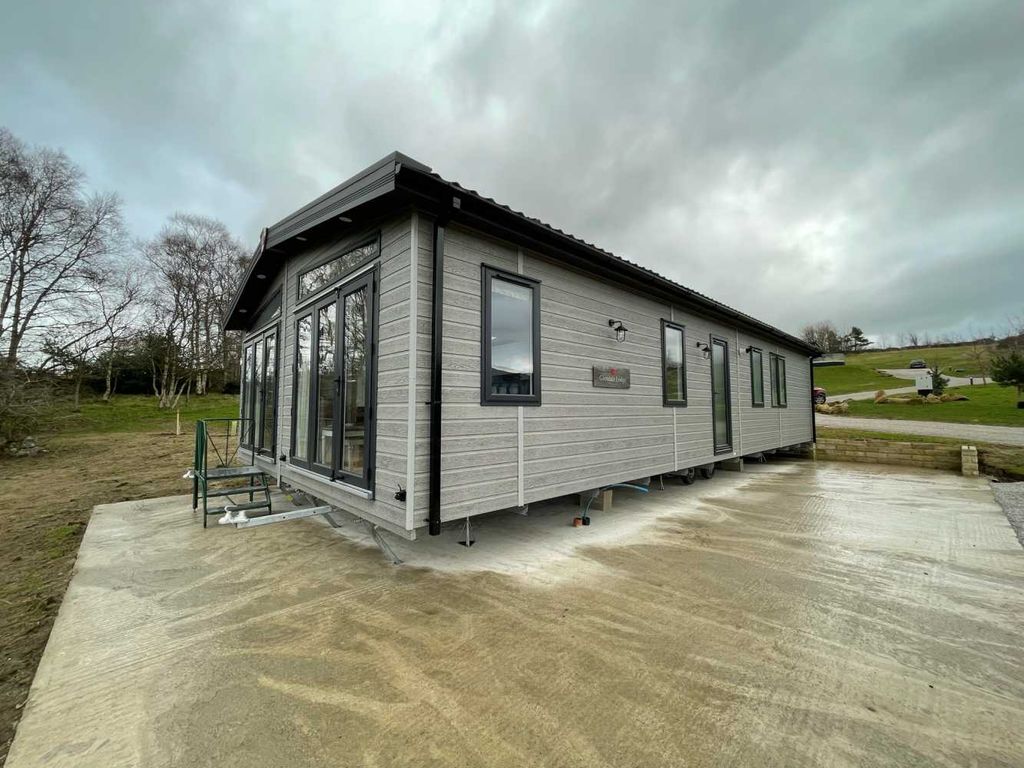 New home, 2 bed mobile/park home for sale in Reynard Crag Holiday Park Harrogate, Reynard Crag Lane, High Birstwith, Harrogate, North Yorkshire HG3, £225,000
