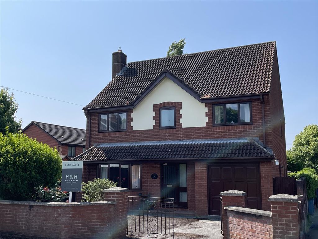 4 bed detached house for sale in The Avenue, Caldicot NP26, £409,950