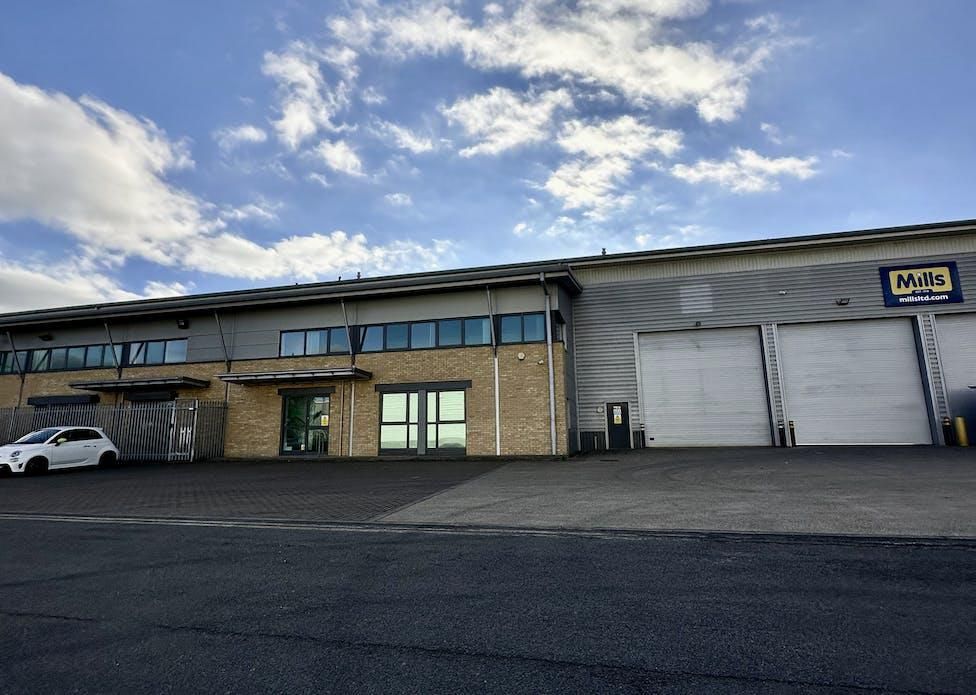 Industrial to let in Unit 7, Zodiac Business Park, Uxbridge UB8, £162,118 pa