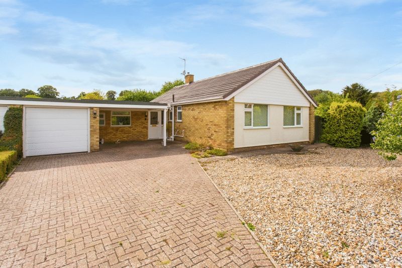 3 bed detached bungalow for sale in Burdett Drive, Walters Ash, High Wycombe HP14, £575,000