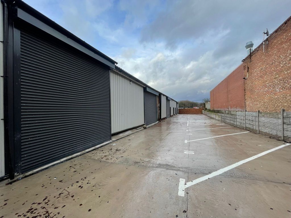 Warehouse to let in Leopold Street, Highgate, Birmingham B12, £17,400 pa