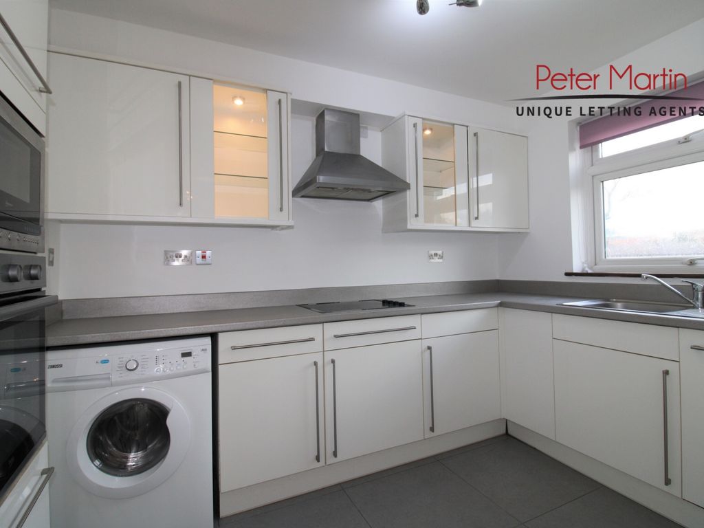 2 bed flat to rent in Raffles House, Brampton Grove, Hendon NW4, £1,850 pcm