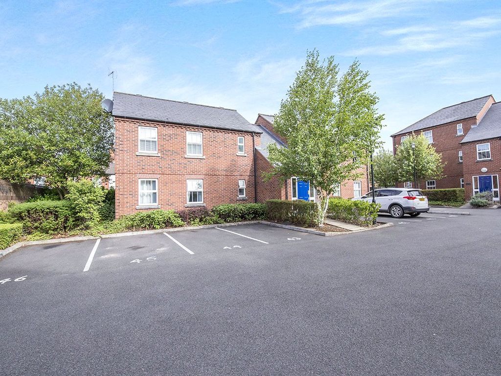 2 bed flat for sale in Factory Road, Hinckley, Leicestershire LE10, £67,500