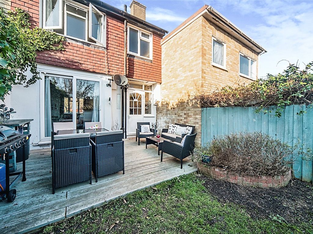 3 bed terraced house for sale in Elmdene, Surbiton KT5, £450,000
