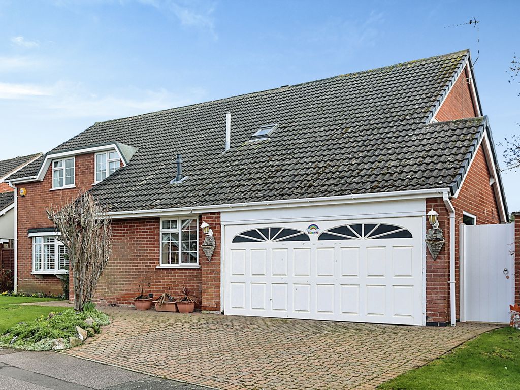 5 bed detached house for sale in St. Catharines Way, Leicester LE7, £665,000