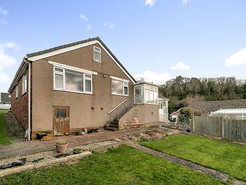 2 bed bungalow for sale in Cowlyd Close, Rhos On Sea, Colwyn Bay, Conwy LL28, £175,000