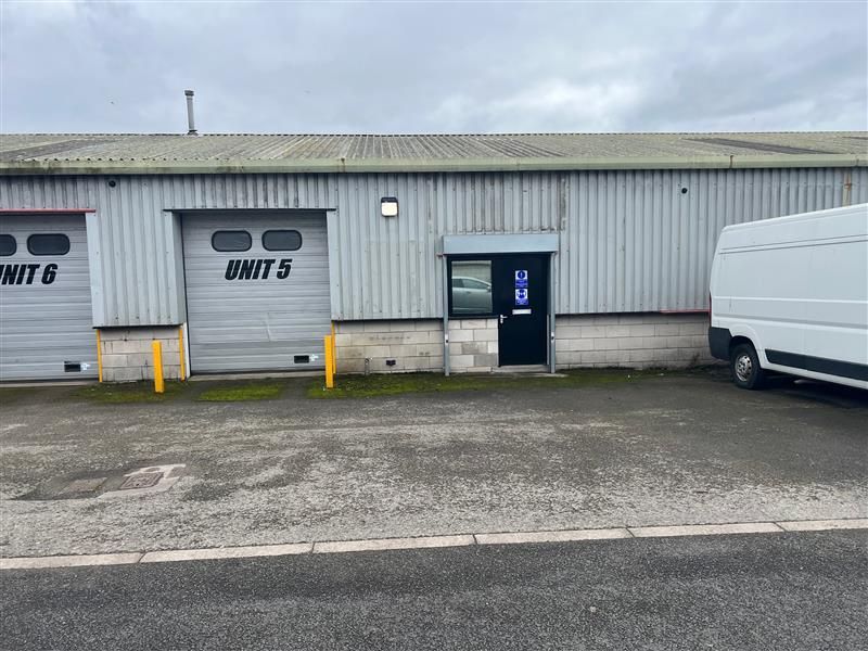 Light industrial to let in Dunslow Road, Scarbrough YO11, £10,000 pa