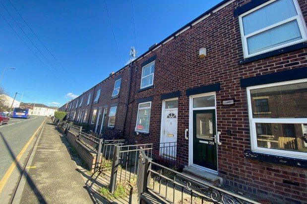 3 bed property to rent in Wigan Lower Road, Wigan WN6, £800 pcm