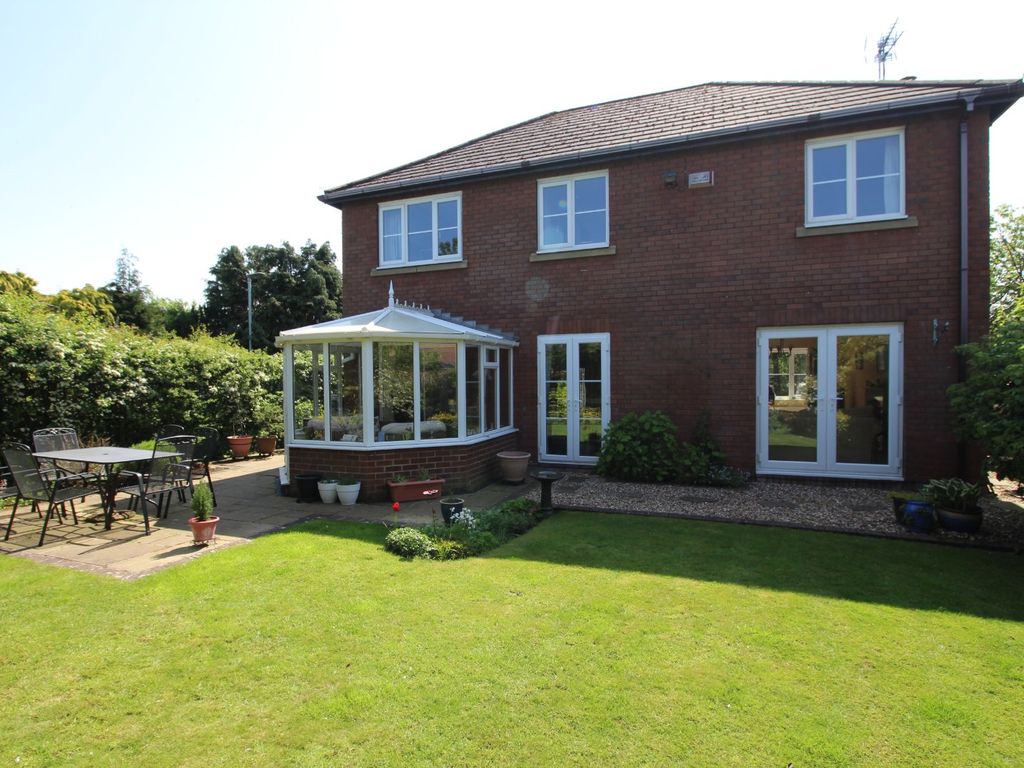 4 bed detached house for sale in Cragside Way, Wilmslow, Cheshire SK9, £625,000