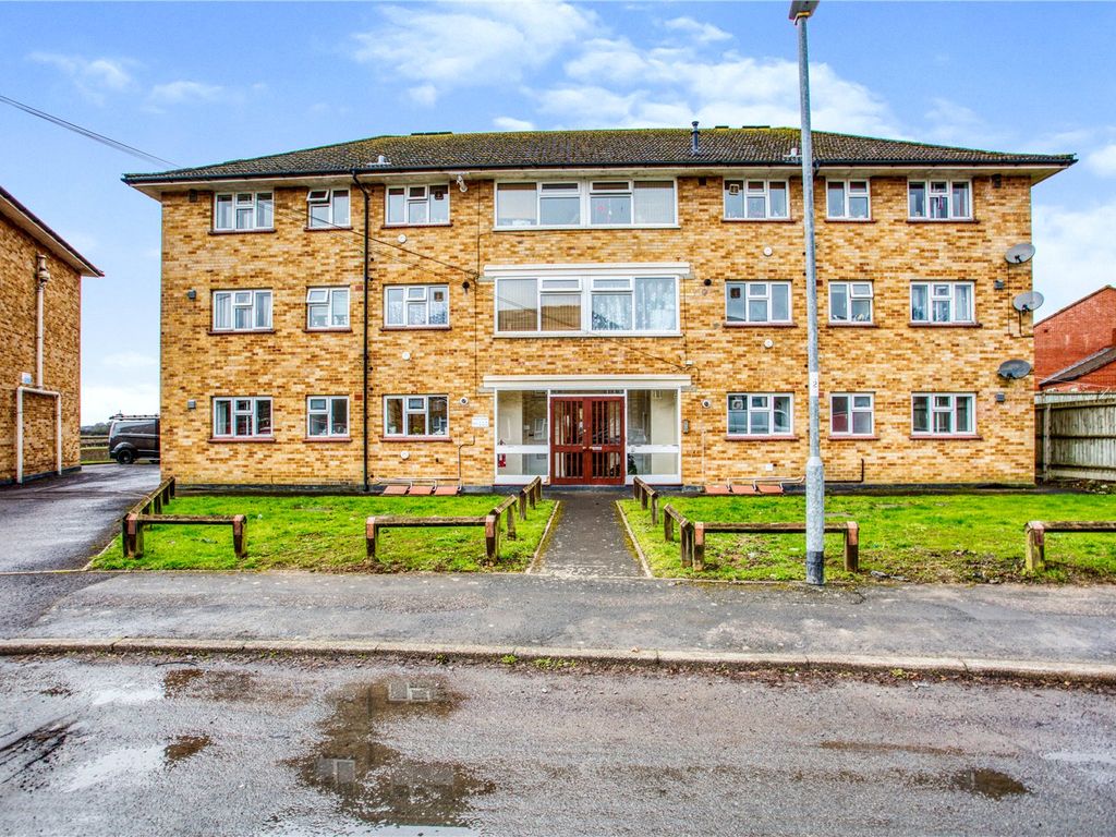 2 bed flat for sale in Eagle Close, Ilchester, Yeovil, Somerset BA22, £110,000