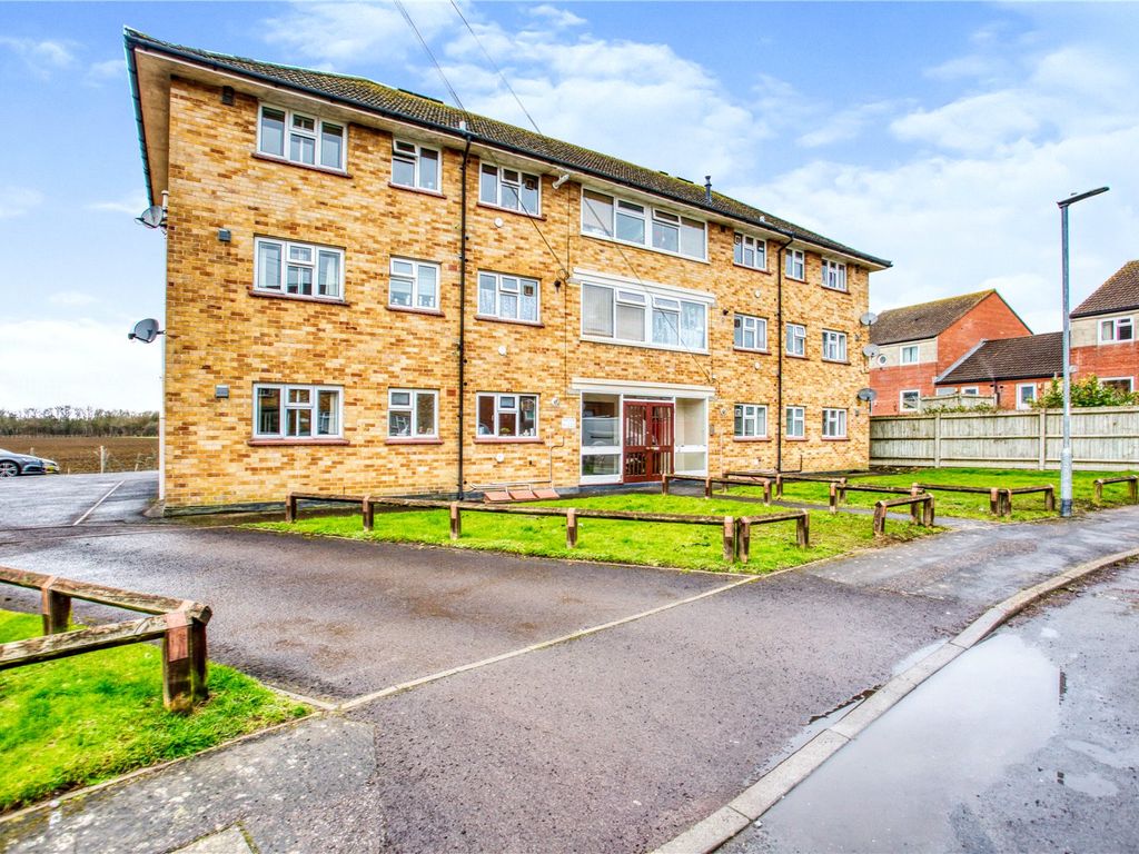 2 bed flat for sale in Eagle Close, Ilchester, Yeovil, Somerset BA22, £110,000