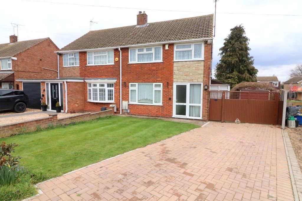 3 bed semi-detached house for sale in Osborn Road, Barton Le Clay, Bedfordshire MK45, £415,000