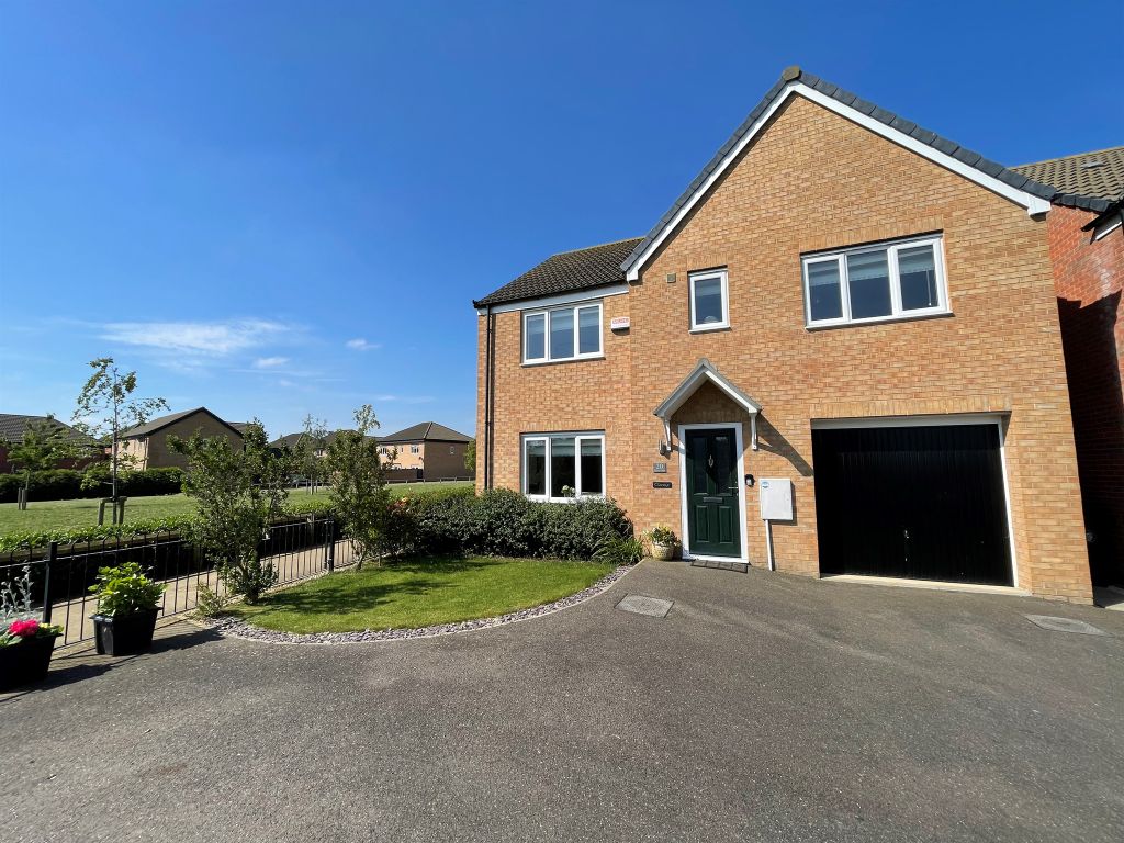 5 bed detached house for sale in Squire Close, Market Deeping, Peterborough PE6, £360,000