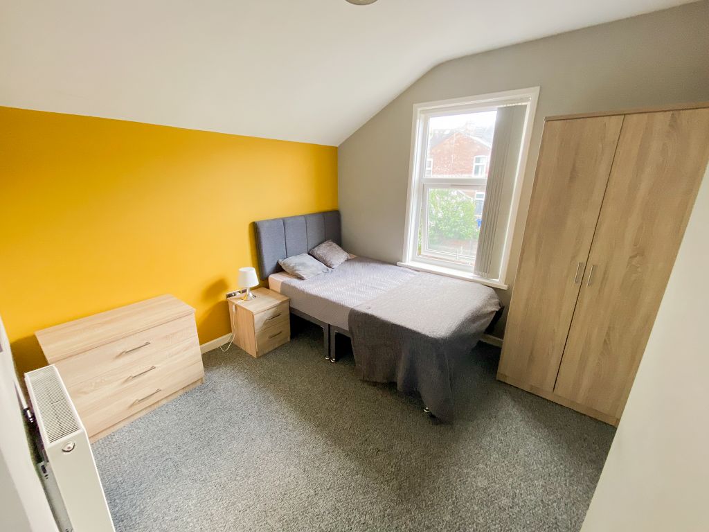 Room to rent in Stonehill Road, New Normanton, Derby DE23, £425 pcm