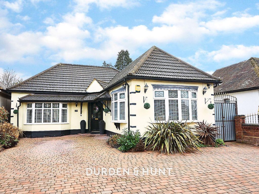 4 bed detached house for sale in Haynes Road, Hornchurch RM11, £800,000