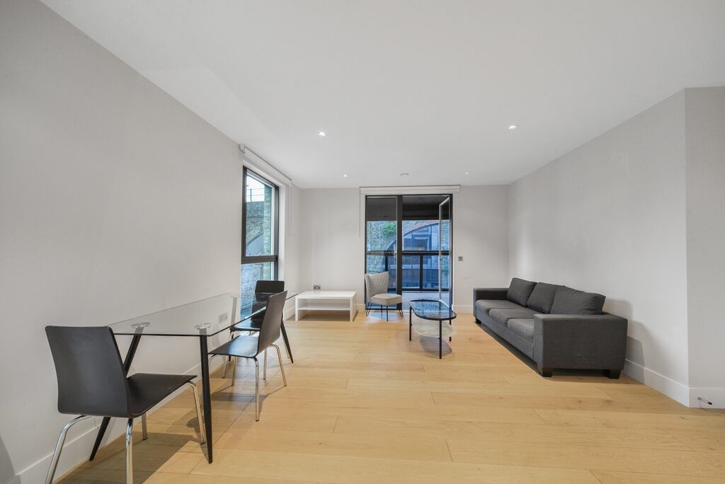 3 bed flat for sale in Patcham Terrace, London SW8, £975,000