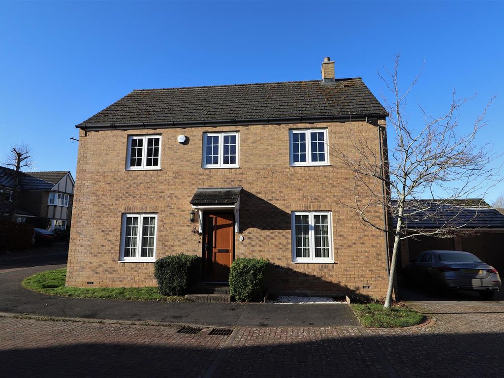 5 bed detached house to rent in Wyndham Way, Winchcombe, Cheltenham GL54, £2,250 pcm