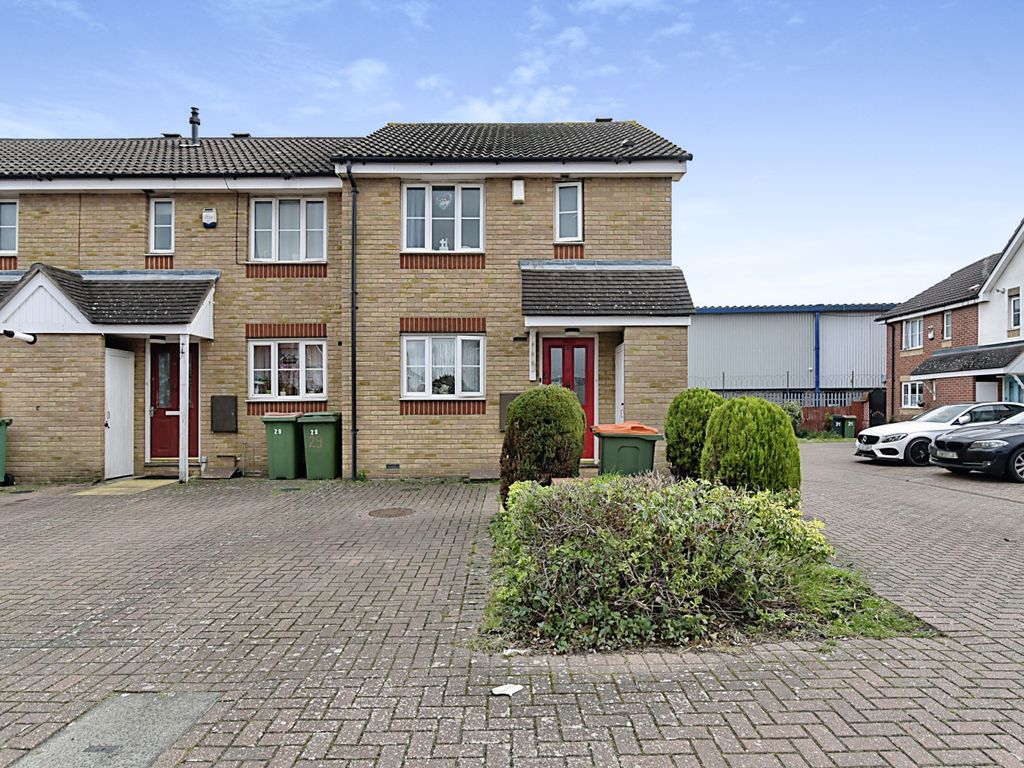 3 bed end terrace house for sale in Beckton, London E6, £455,000