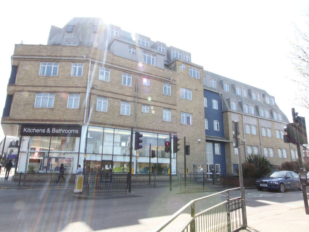 2 bed flat to rent in Station Road, Harrow, Middlesex HA1, £1,895 pcm