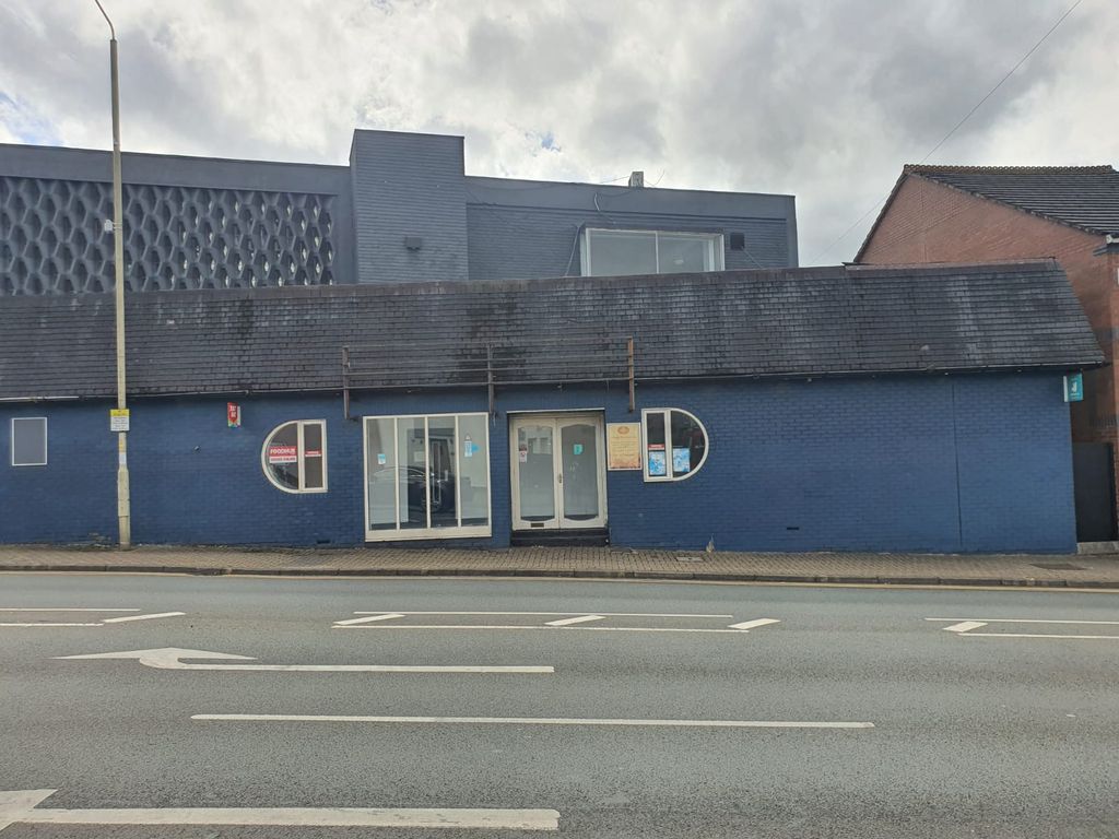 Restaurant/cafe to let in Heath Lane, Stourbridge DY8, £20,000 pa