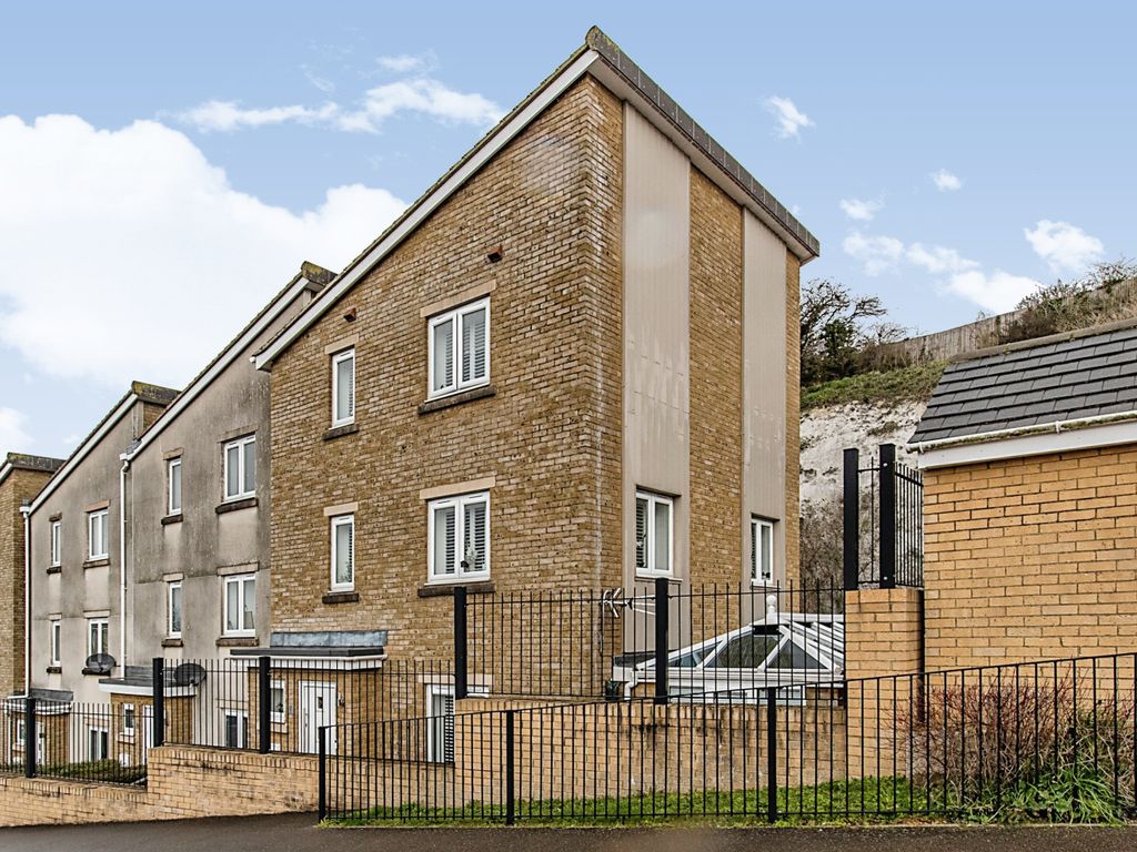 3 bed town house for sale in Ward View, Chatham ME5, £390,000
