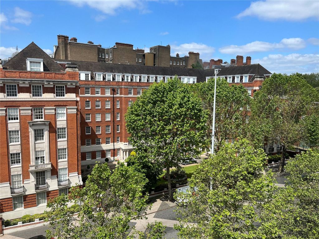 3 bed flat for sale in Montrose Court, Exhibition Road, London SW7, £2,295,000