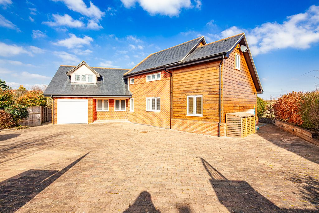4 bed detached house for sale in Hill Rise, South Stoke RG8, £1,100,000