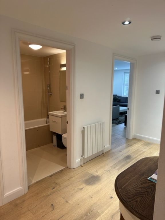 2 bed flat to rent in Bishops Bridge Road, London W2, £3,900 pcm