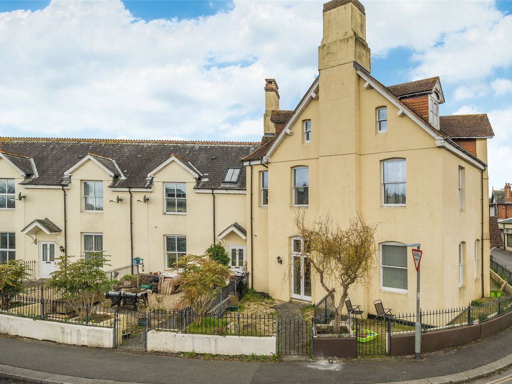 1 bed flat for sale in Dartmoor Court, Bovey Tracey, Newton Abbot, Devon TQ13, £150,000