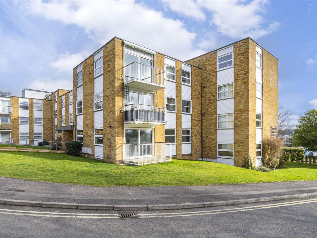 2 bed flat for sale in Ancastle Green, Henley-On-Thames, Oxfordshire RG9, £425,000
