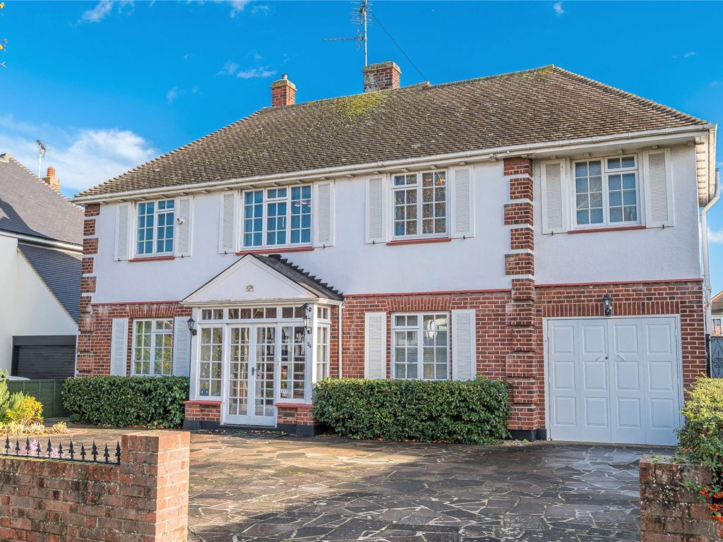 4 bed detached house for sale in The Broadway, Thorpe Bay, Essex SS1, £1,000,000