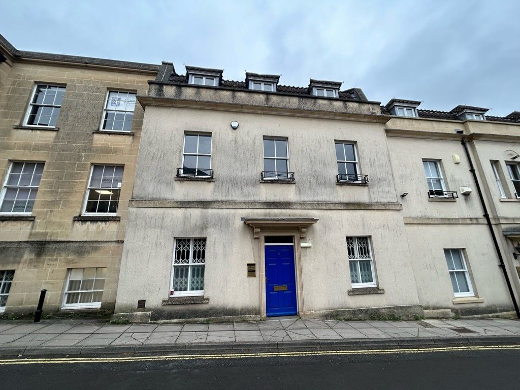 Office to let in 8 Palace Yard Mews, Bath, Bath And North East Somerset BA1, £59,000 pa