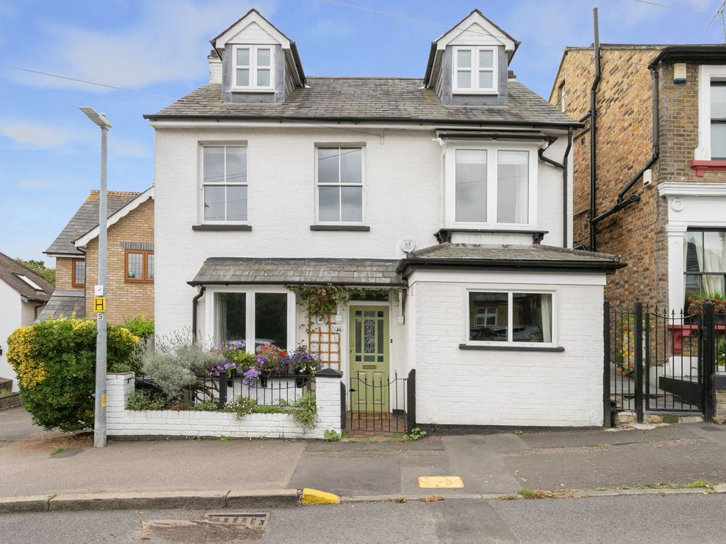 4 bed detached house for sale in Princes Road, Buckhurst Hill IG9, £1,000,000