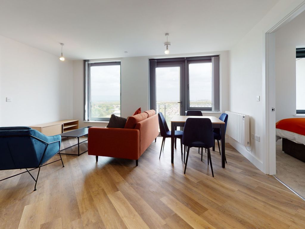 2 bed flat to rent in Regent Farm Lane, Gosforth NE3, £1,150 pcm