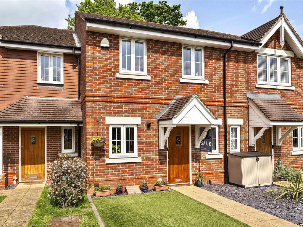 2 bed terraced house for sale in Farnesdown Drive, Wokingham, Berkshire RG41, £420,000