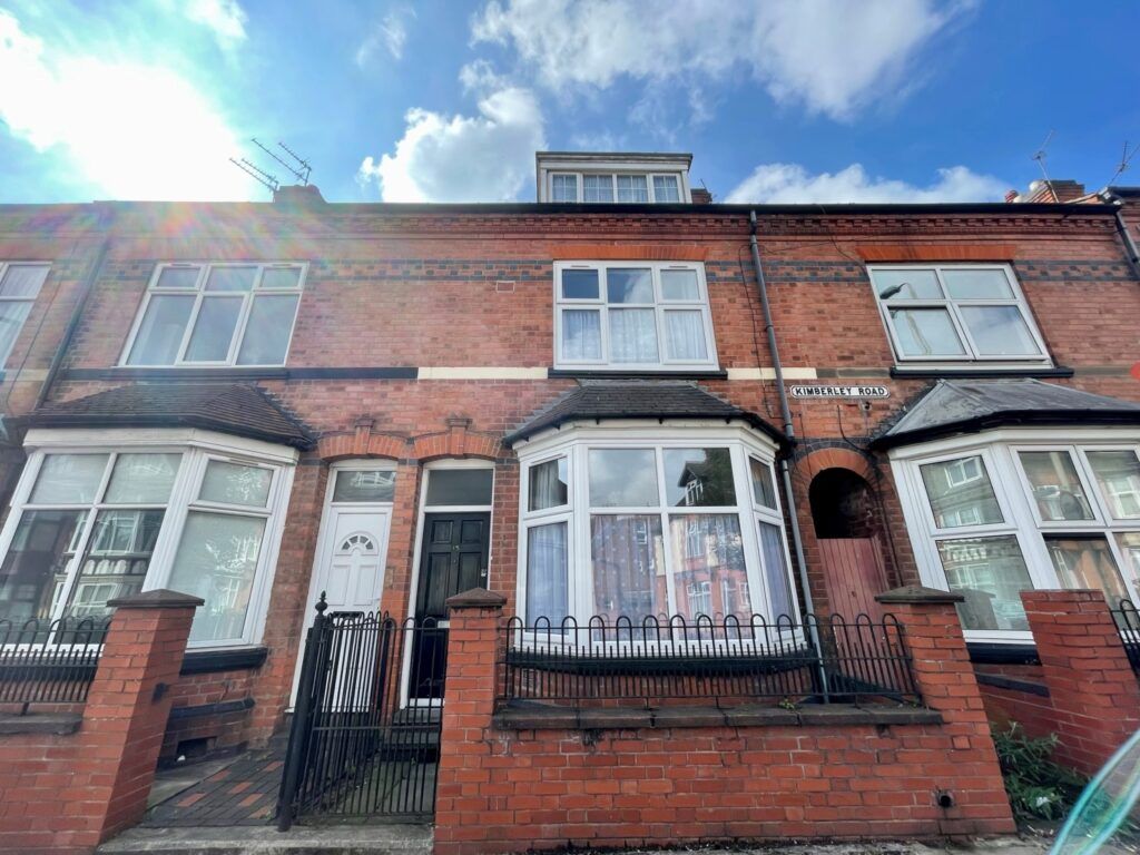 5 bed terraced house to rent in Kimberley Road, Leicester LE2, £1,950 pcm