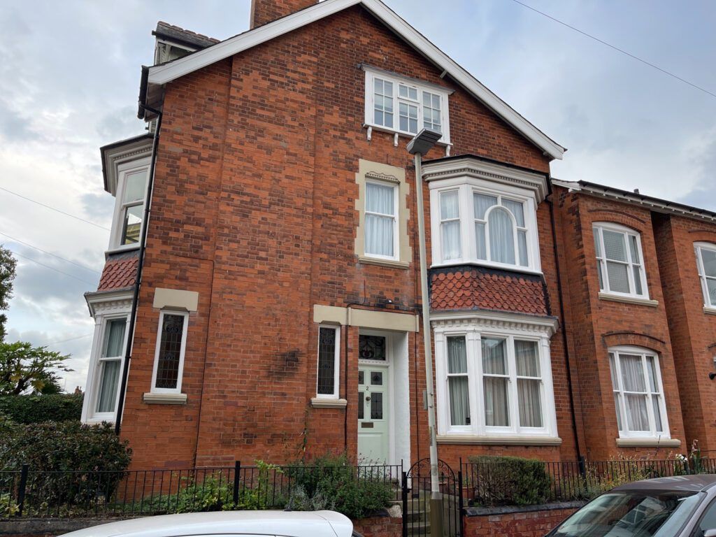 6 bed end terrace house to rent in St. Pauls Road, Leicester LE3, £2,210 pcm