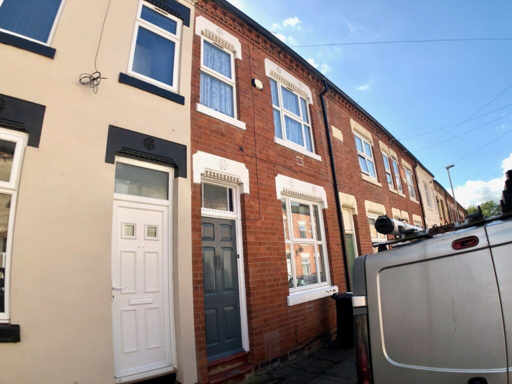 3 bed terraced house to rent in Filbert Street East, Leicester LE2, £1,235 pcm