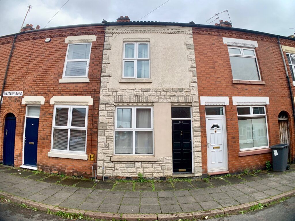 2 bed terraced house to rent in Western Road, Leicester LE3, £1,040 pcm